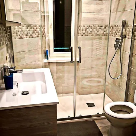 Modern And Quiet Apartment *